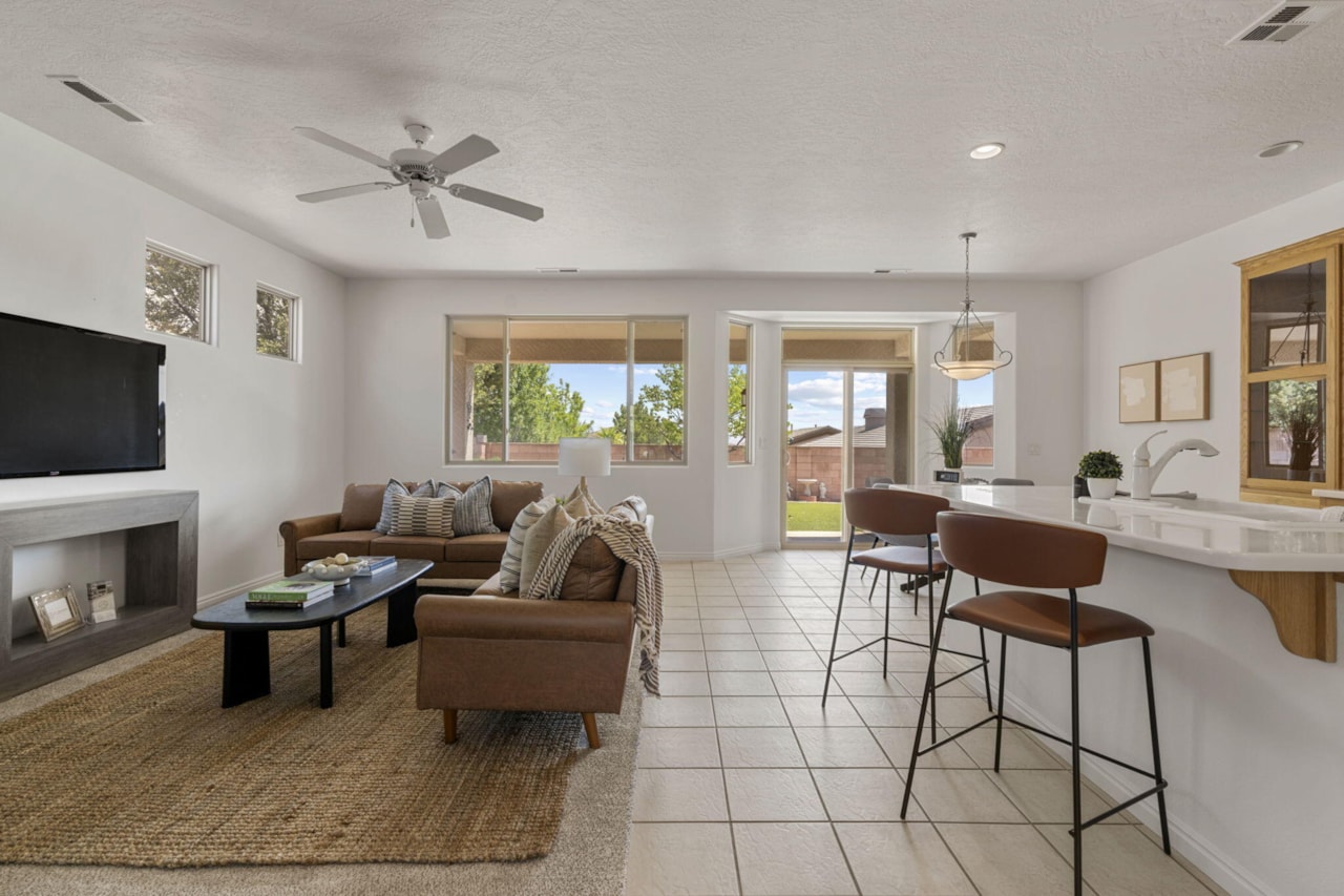 3414 E Willow Springs DR Washington, UT 84780 home for sale, MLS#25-264249 - Erika Rogers Photo 8