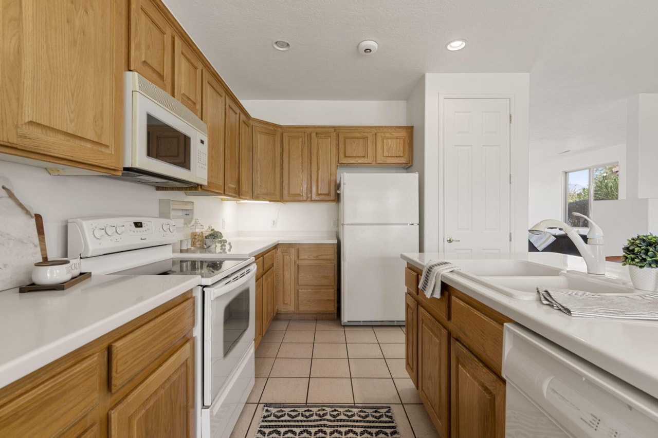 3414 E Willow Springs DR Washington, UT 84780 home for sale, MLS#25-264249 - Erika Rogers Photo 15