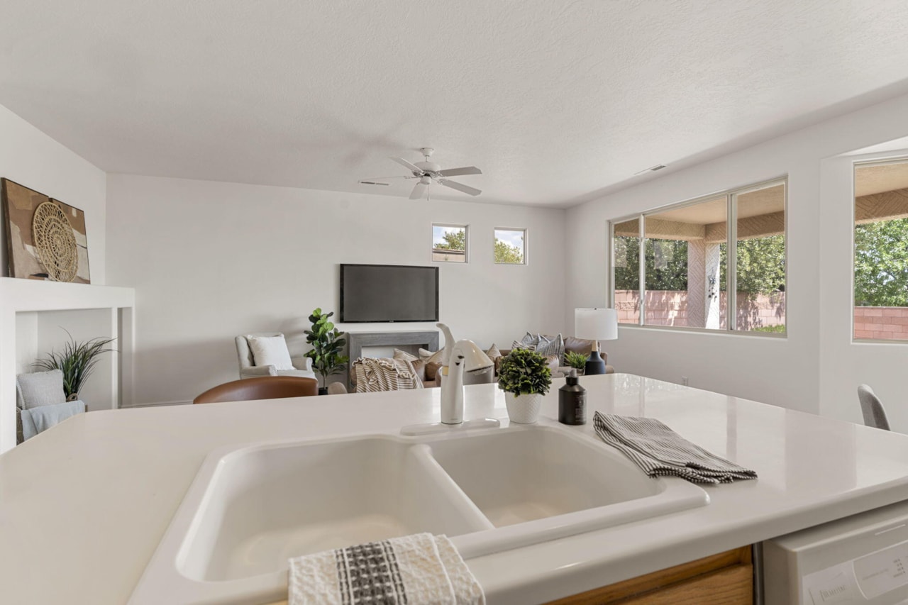 3414 E Willow Springs DR Washington, UT 84780 home for sale, MLS#25-264249 - Erika Rogers Photo 16