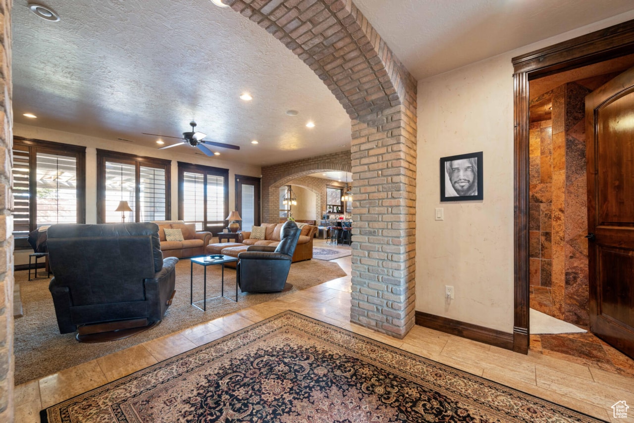 969 E Outlaw Gulch Washington, UT 84780 home for sale, MLS#25-264843 - Erika Rogers Photo 21