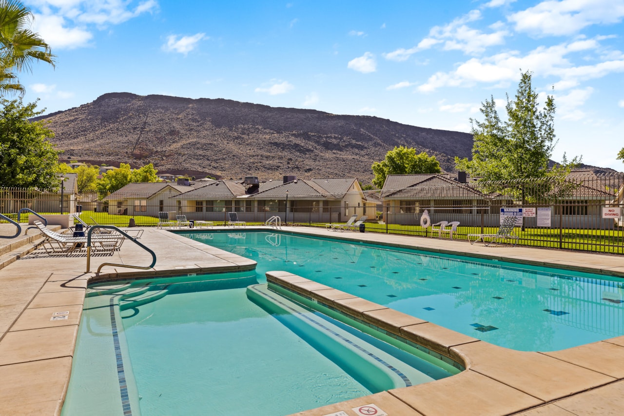 275 S Valley View DR #J202 St George, UT 84770 condo for sale, MLS#25-264015 - Erika Rogers Photo 3