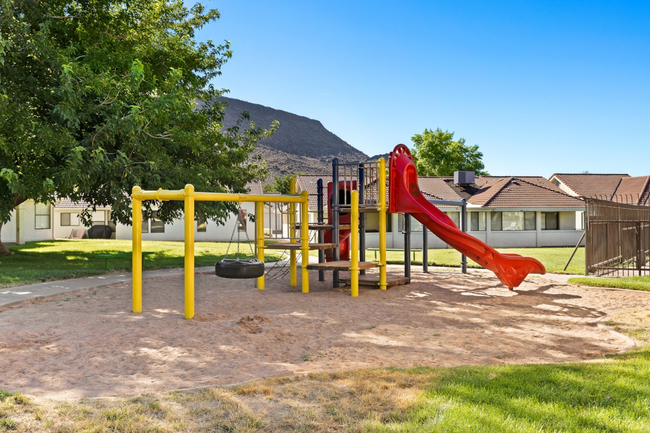 275 S Valley View DR #J202 St George, UT 84770 condo for sale, MLS#25-264015 - Erika Rogers Photo 6