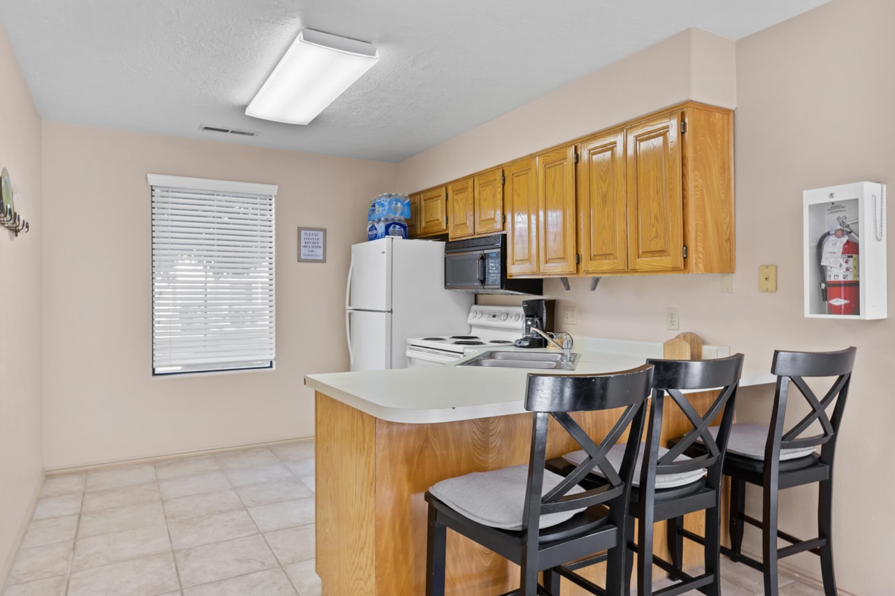 275 S Valley View DR #J202 St George, UT 84770 condo for sale, MLS#25-264015 - Erika Rogers Photo 11