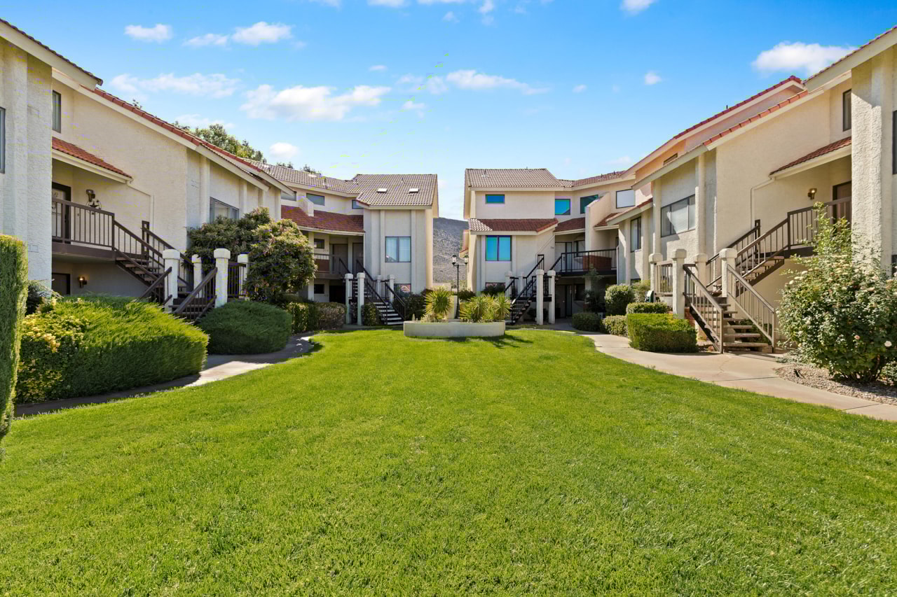 275 S Valley View DR #J202 St George, UT 84770 condo for sale, MLS#25-264015 - Erika Rogers Photo 13