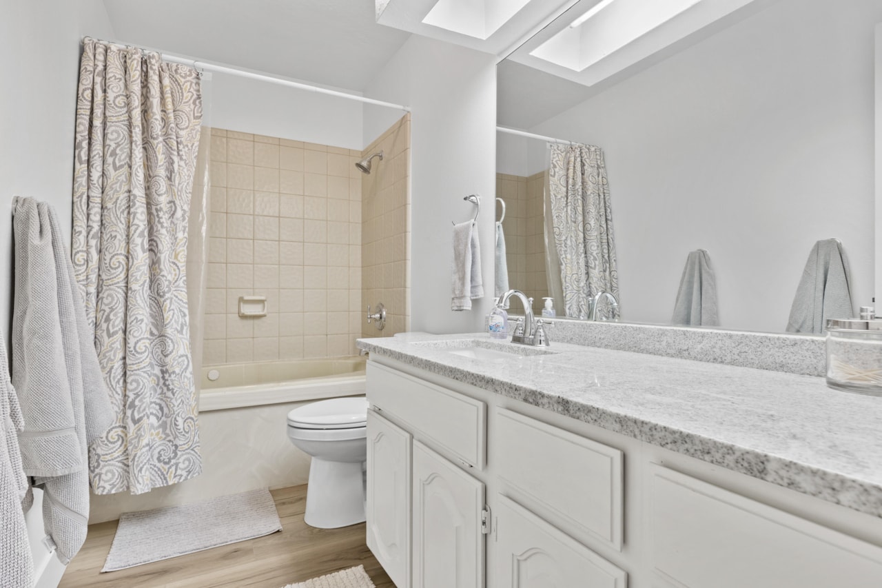 275 S Valley View DR #J202 St George, UT 84770 condo for sale, MLS#25-264015 - Erika Rogers Photo 17