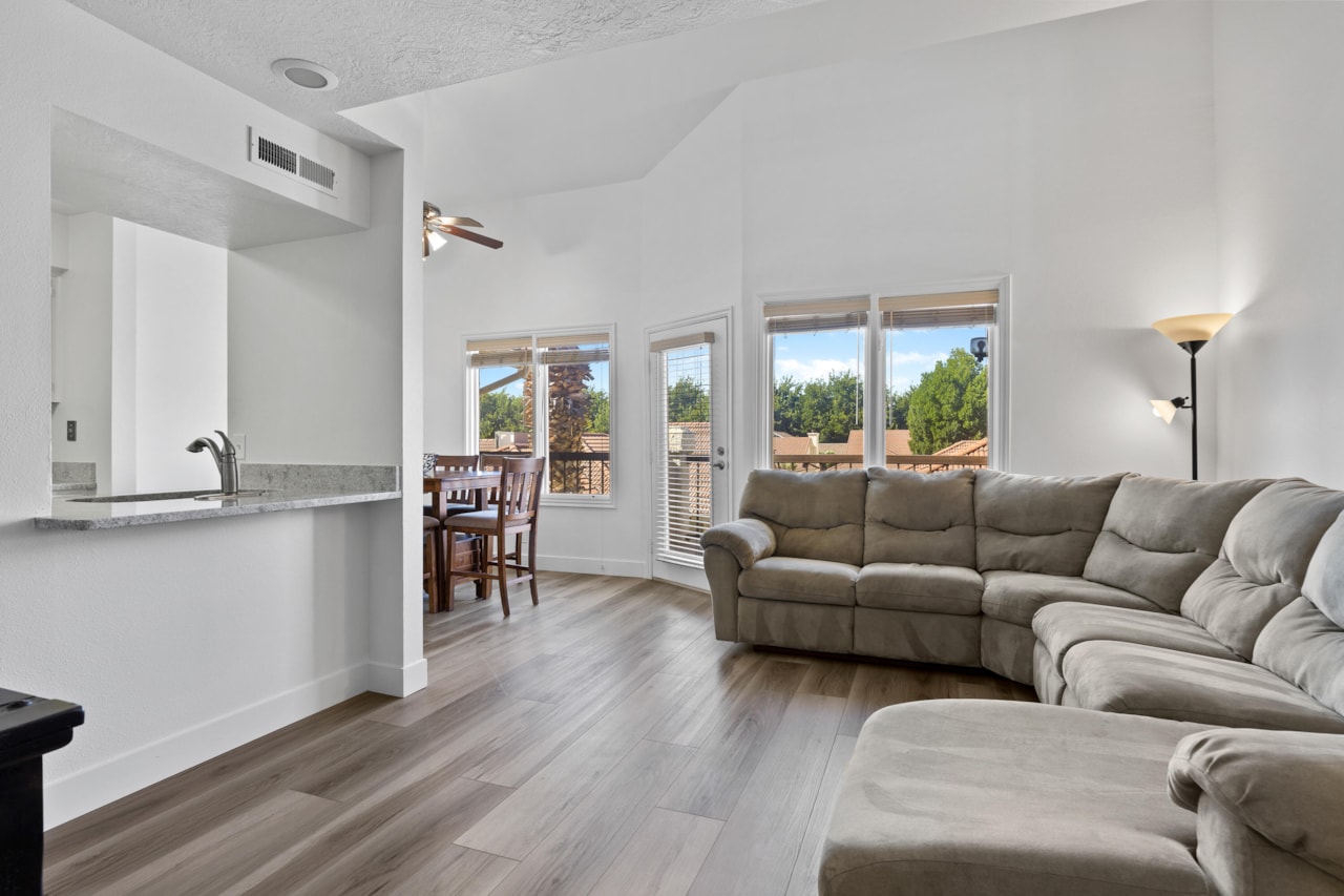 275 S Valley View DR #J202 St George, UT 84770 condo for sale, MLS#25-264015 - Erika Rogers Photo 18