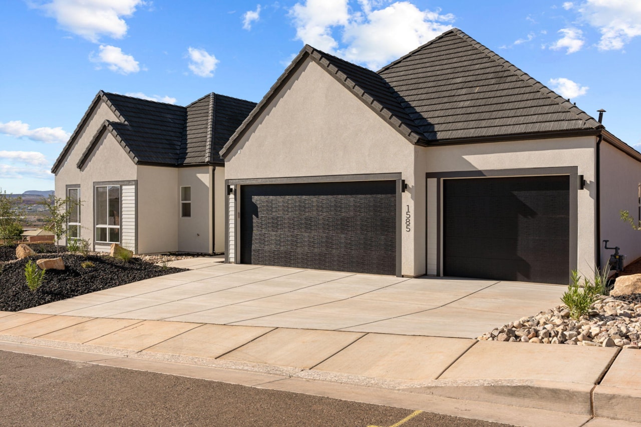 1585 E Black Brush DR Washington, UT 84780 home for sale, MLS#25-264850 - Erika Rogers Photo 3