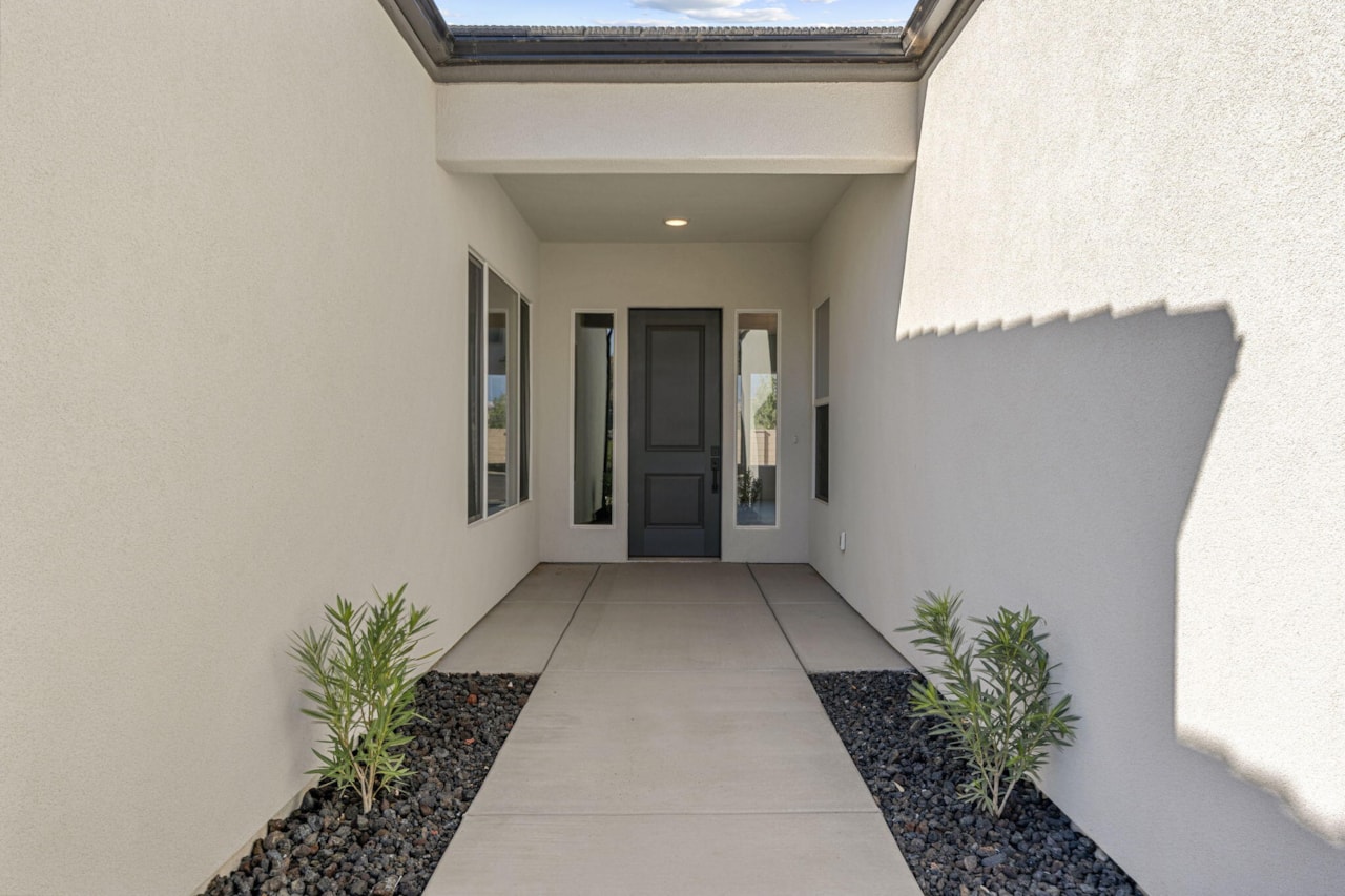 1585 E Black Brush DR Washington, UT 84780 home for sale, MLS#25-264850 - Erika Rogers Photo 4