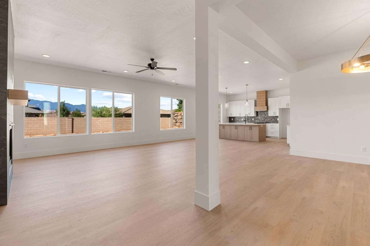 1585 E Black Brush DR Washington, UT 84780 home for sale, MLS#25-264850 - Erika Rogers Photo 5