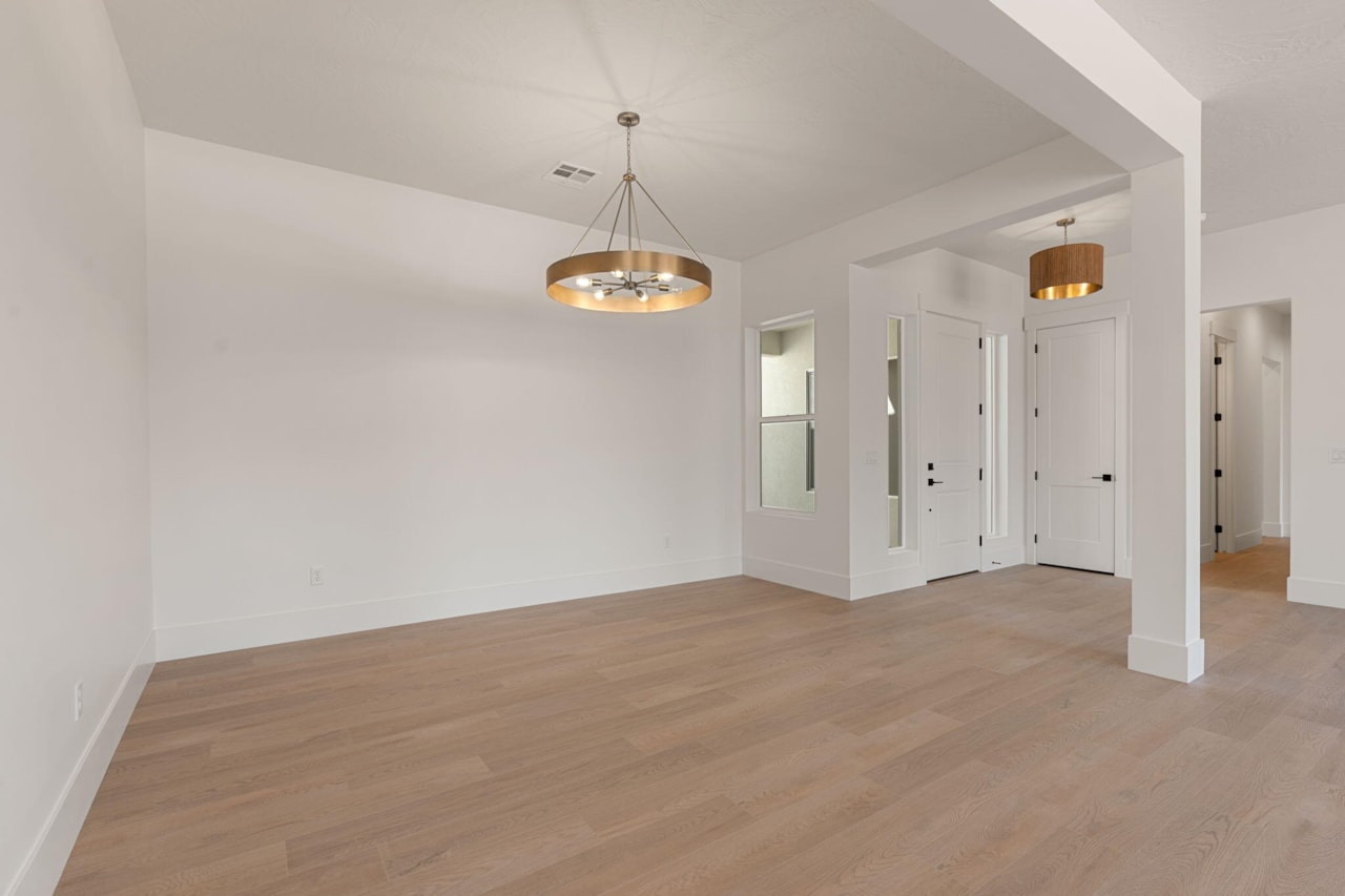 1585 E Black Brush DR Washington, UT 84780 home for sale, MLS#25-264850 - Erika Rogers Photo 7