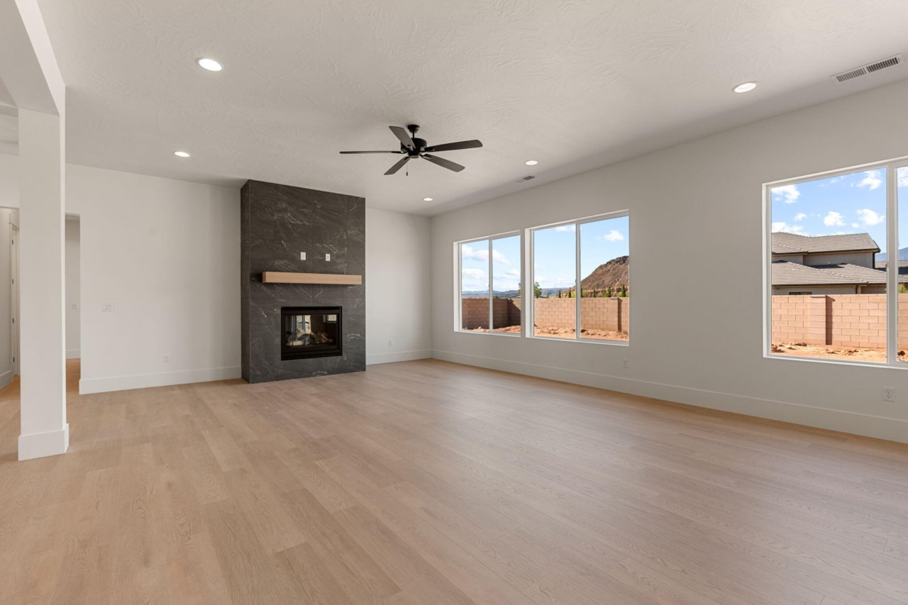 1585 E Black Brush DR Washington, UT 84780 home for sale, MLS#25-264850 - Erika Rogers Photo 8