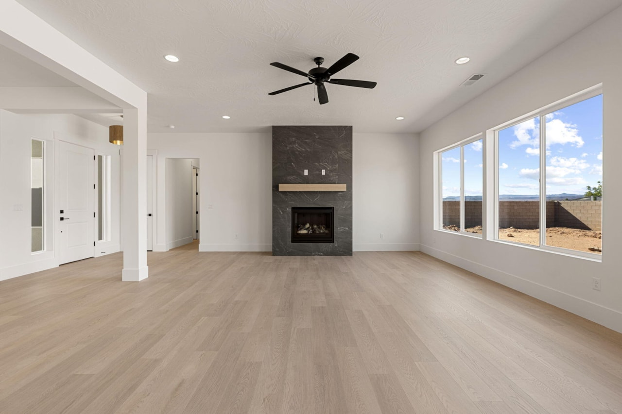 1585 E Black Brush DR Washington, UT 84780 home for sale, MLS#25-264850 - Erika Rogers Photo 9