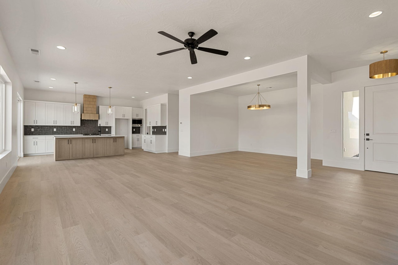 1585 E Black Brush DR Washington, UT 84780 home for sale, MLS#25-264850 - Erika Rogers Photo 10