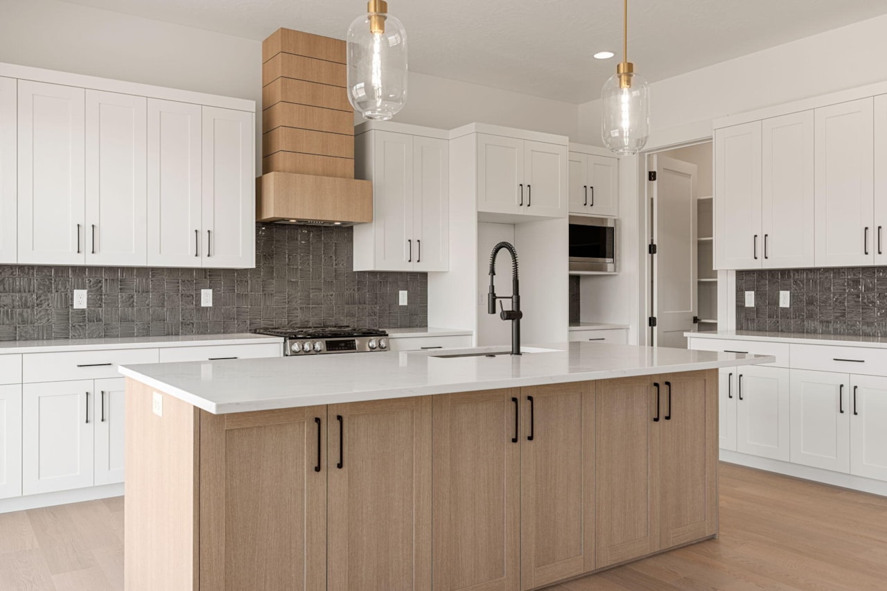 1585 E Black Brush DR Washington, UT 84780 home for sale, MLS#25-264850 - Erika Rogers Photo 12