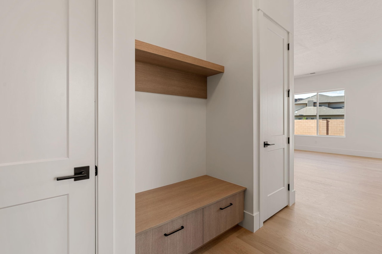 1585 E Black Brush DR Washington, UT 84780 home for sale, MLS#25-264850 - Erika Rogers Photo 18