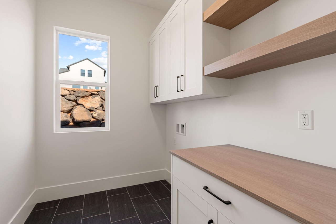 1585 E Black Brush DR Washington, UT 84780 home for sale, MLS#25-264850 - Erika Rogers Photo 20