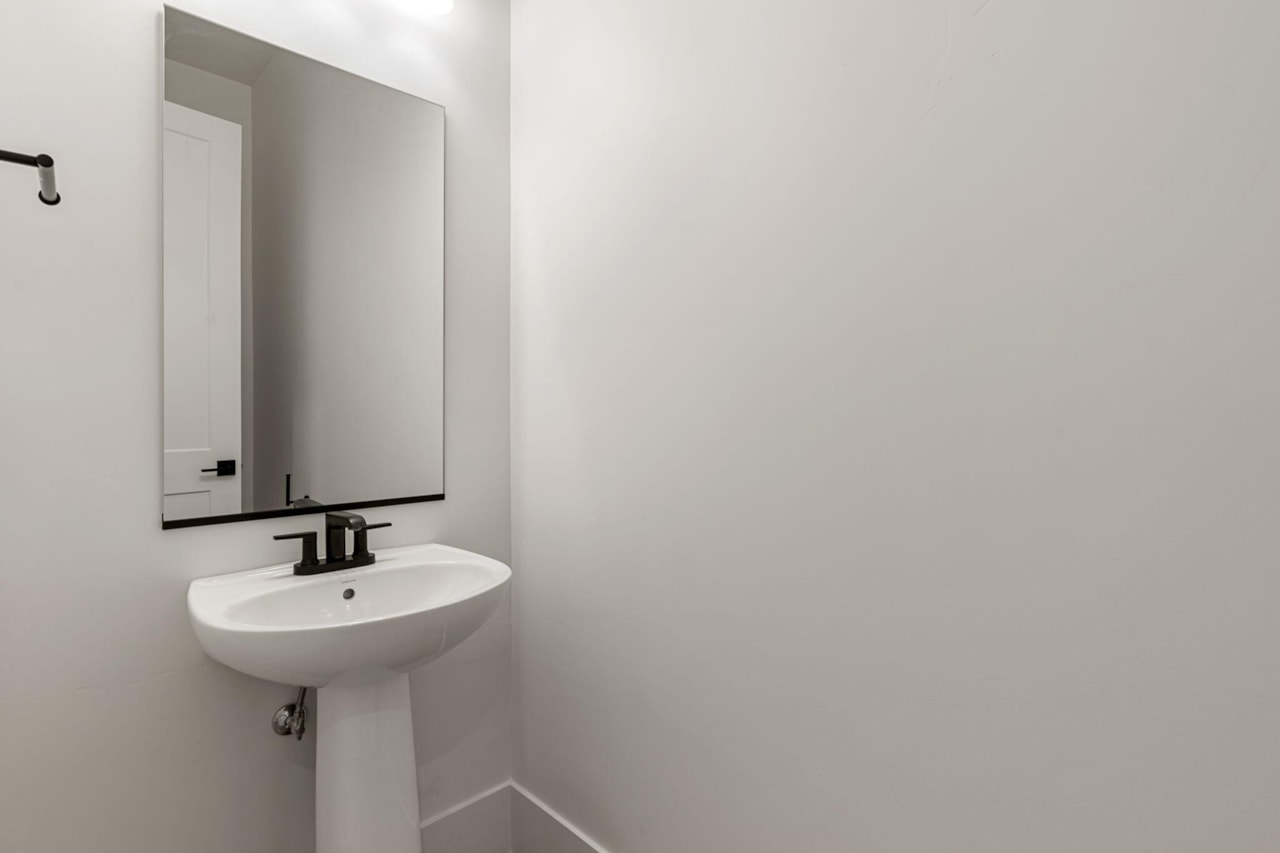 1585 E Black Brush DR Washington, UT 84780 home for sale, MLS#25-264850 - Erika Rogers Photo 22