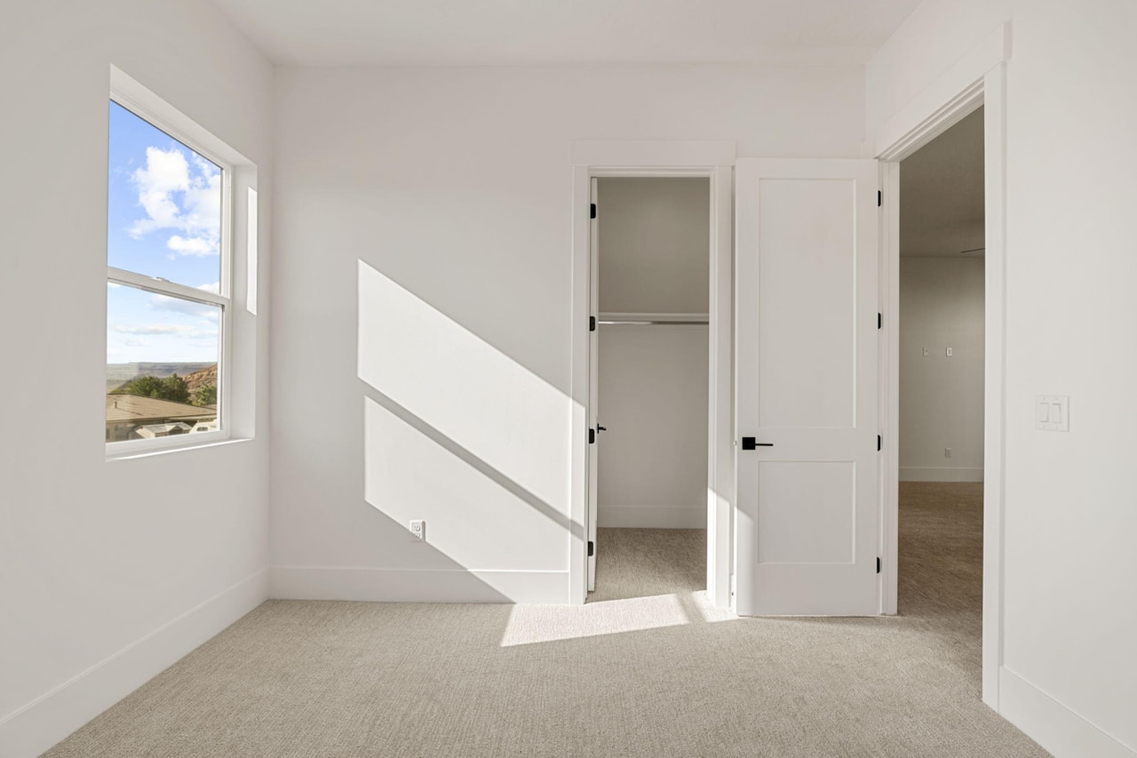 1585 E Black Brush DR Washington, UT 84780 home for sale, MLS#25-264850 - Erika Rogers Photo 38