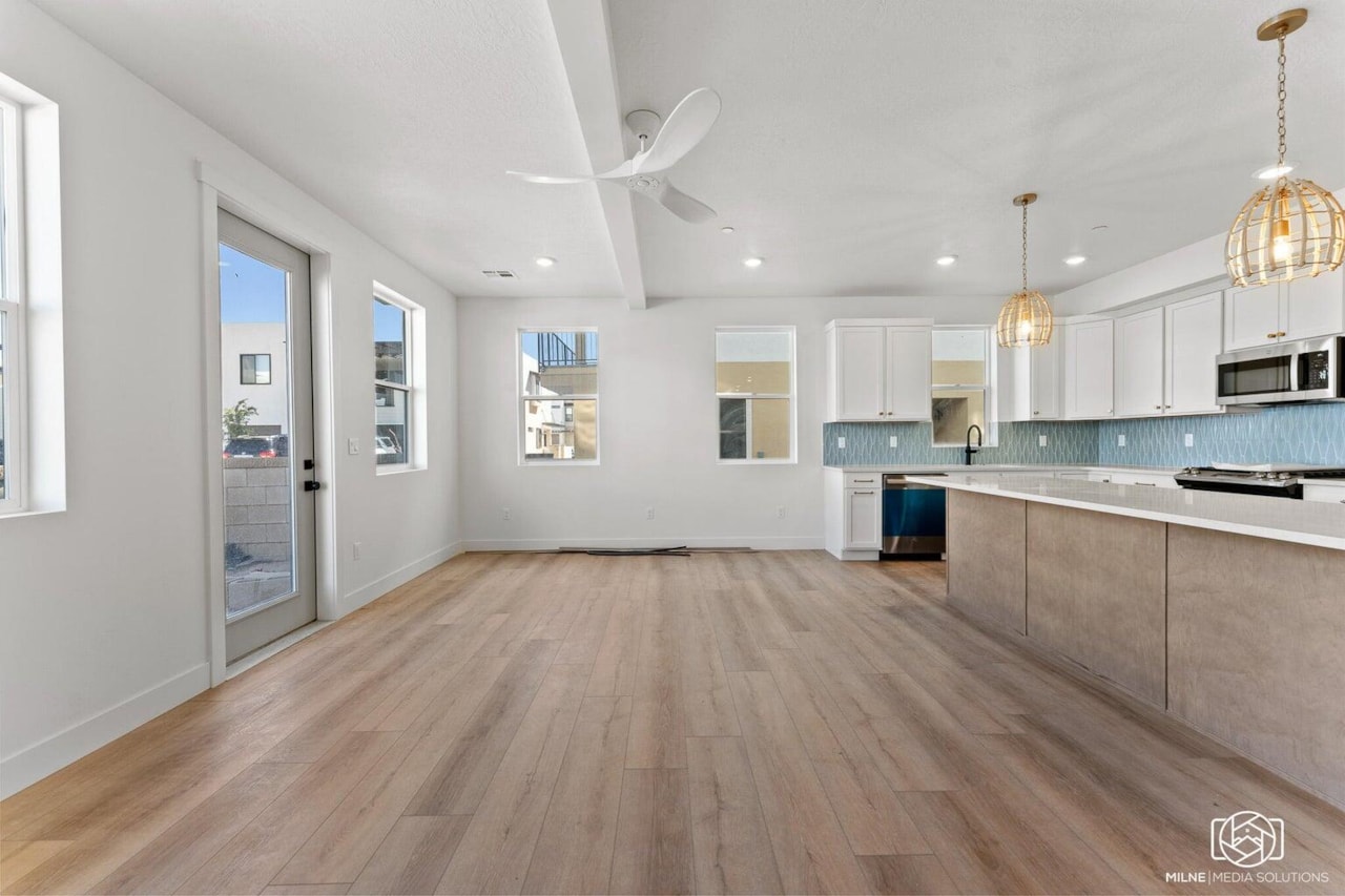 762 W Periwinkle LN #101 St George, UT 84790 condo for sale, MLS#24-256280 - Erika Rogers Photo 7