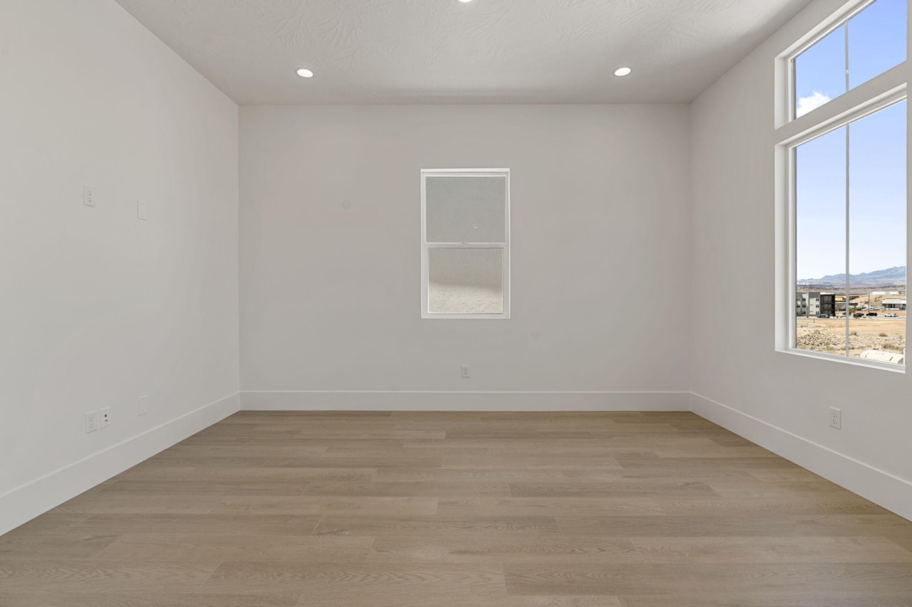 914 Marissa RD St George, UT 84790 home for sale, MLS#25-264503 - Erika Rogers Photo 22