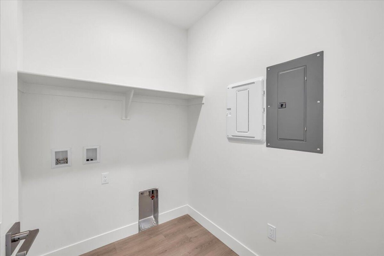 747 W Periwinkle #302 St George, UT 84790 condo for sale, MLS#25-263069 - Erika Rogers Photo 15