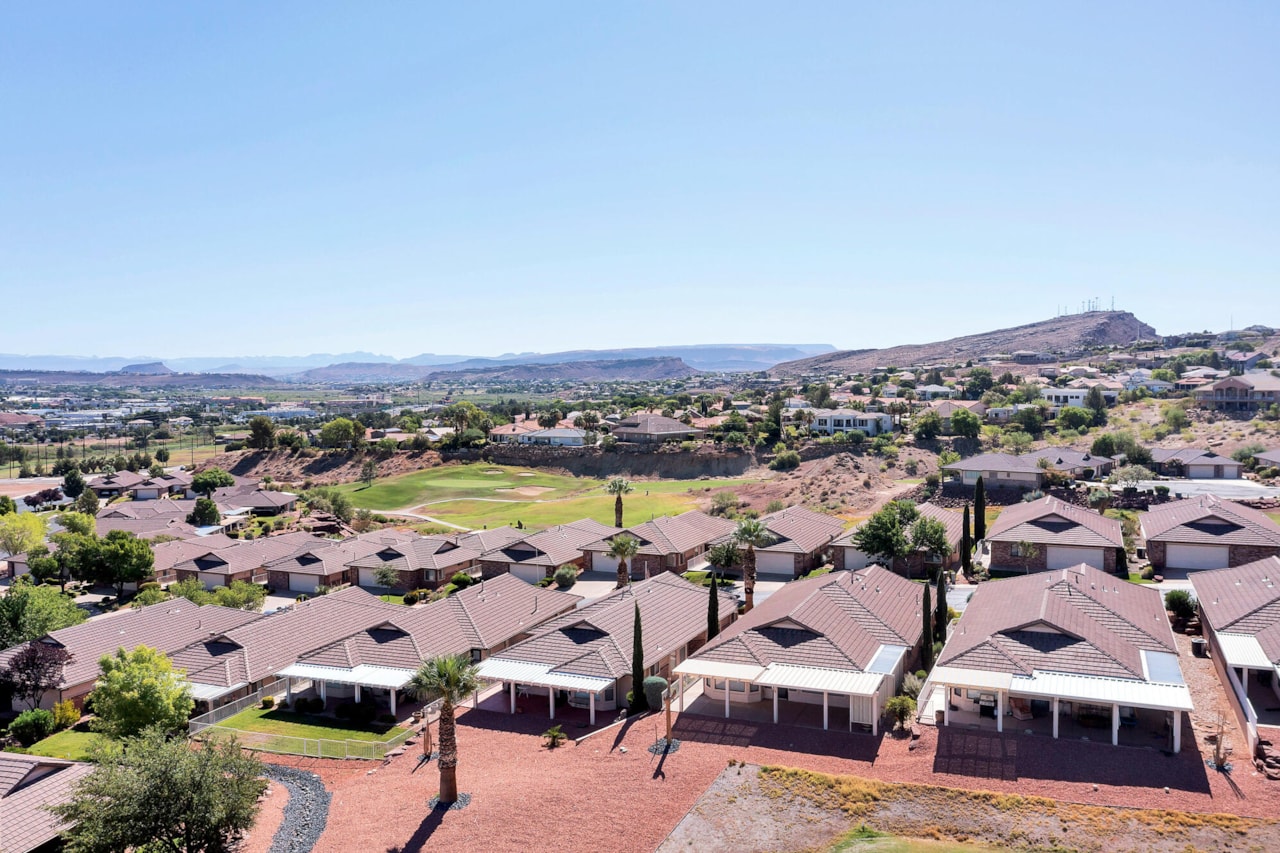 767 W Uxbridge DR St George, UT 84770 home for sale, MLS#25-263530 - Erika Rogers Photo 6