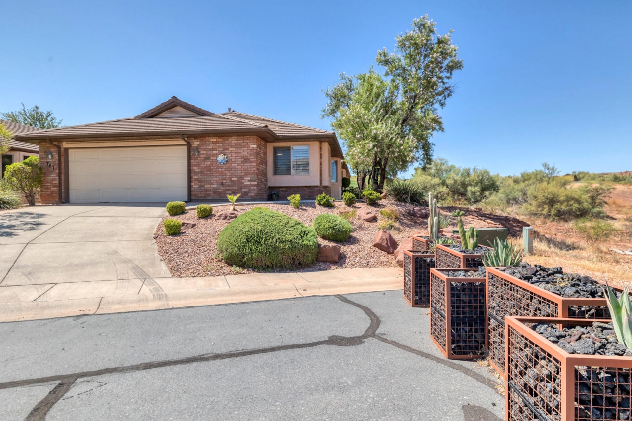 767 W Uxbridge DR St George, UT 84770 home for sale, MLS#25-263530 - Erika Rogers Photo 12