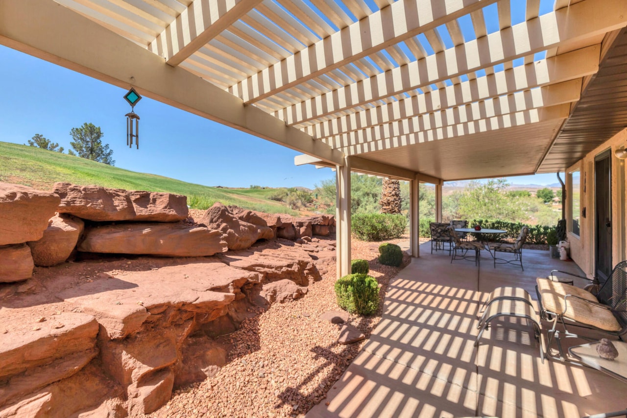 767 W Uxbridge DR St George, UT 84770 home for sale, MLS#25-263530 - Erika Rogers Photo 17