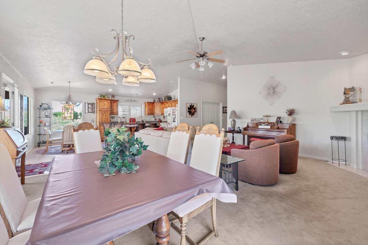 767 W Uxbridge DR St George, UT 84770 home for sale, MLS#25-263530 - Erika Rogers Photo 32