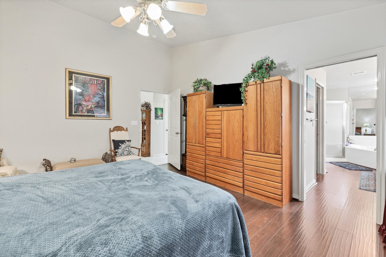 767 W Uxbridge DR St George, UT 84770 home for sale, MLS#25-263530 - Erika Rogers Photo 41