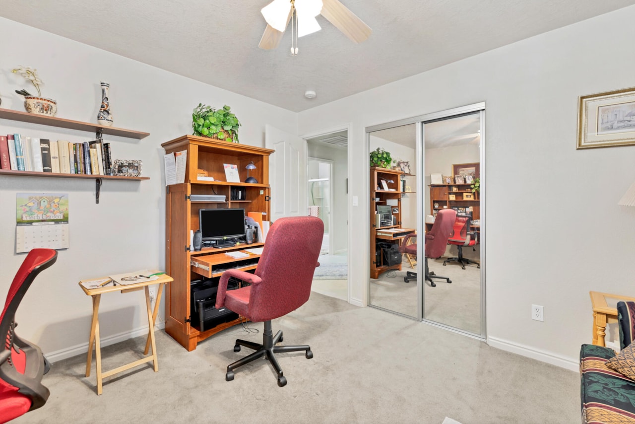 767 W Uxbridge DR St George, UT 84770 home for sale, MLS#25-263530 - Erika Rogers Photo 43