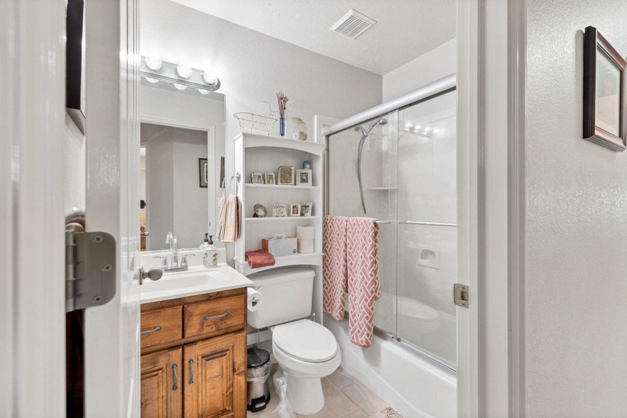 767 W Uxbridge DR St George, UT 84770 home for sale, MLS#25-263530 - Erika Rogers Photo 48