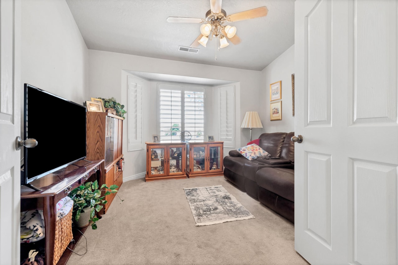 767 W Uxbridge DR St George, UT 84770 home for sale, MLS#25-263530 - Erika Rogers Photo 51