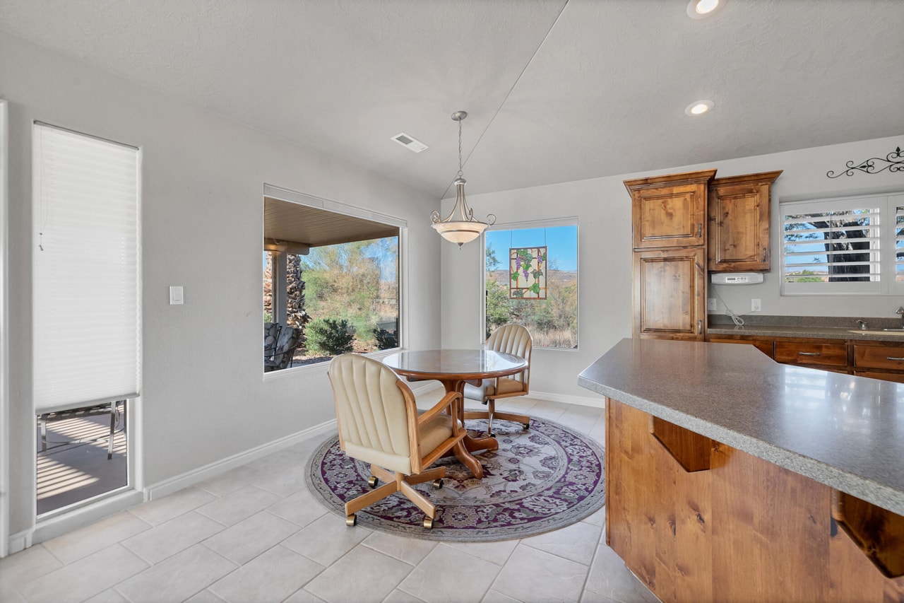 767 W Uxbridge DR St George, UT 84770 home for sale, MLS#25-263530 - Erika Rogers Photo 20