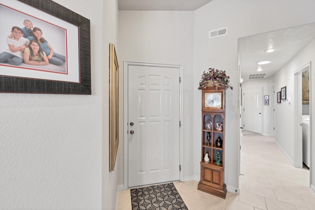 767 W Uxbridge DR St George, UT 84770 home for sale, MLS#25-263530 - Erika Rogers Photo 27