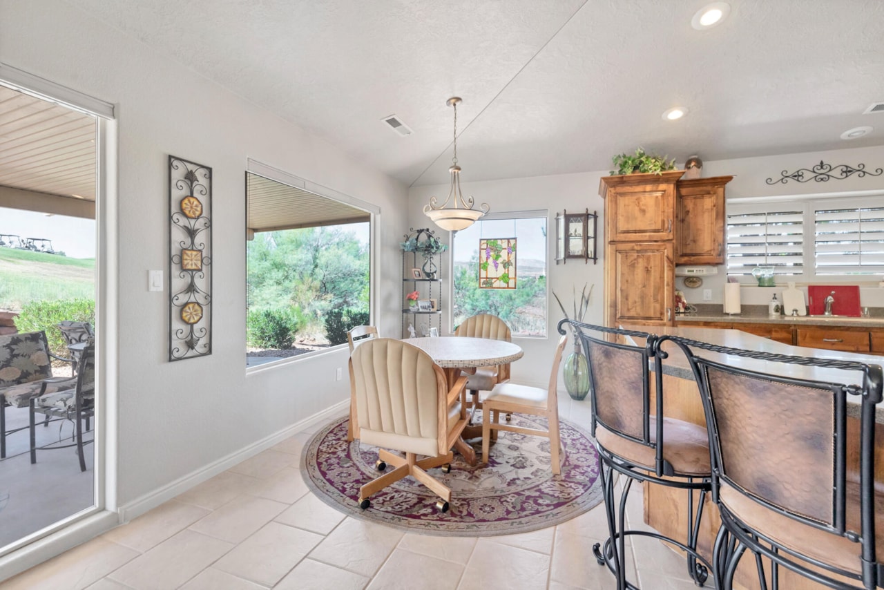 767 W Uxbridge DR St George, UT 84770 home for sale, MLS#25-263530 - Erika Rogers Photo 28