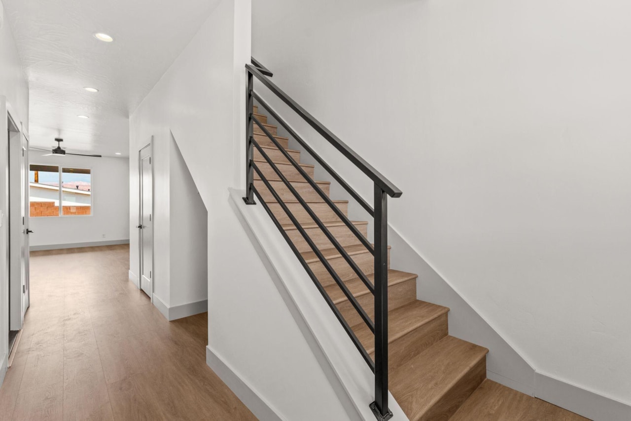 1033 E Coyote Crest DR Washington, UT 84780 home for sale, MLS#25-263760 - Erika Rogers Photo 26