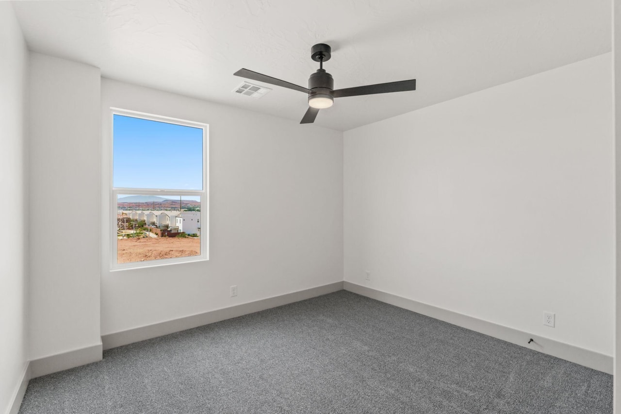 1033 E Coyote Crest DR Washington, UT 84780 home for sale, MLS#25-263760 - Erika Rogers Photo 36