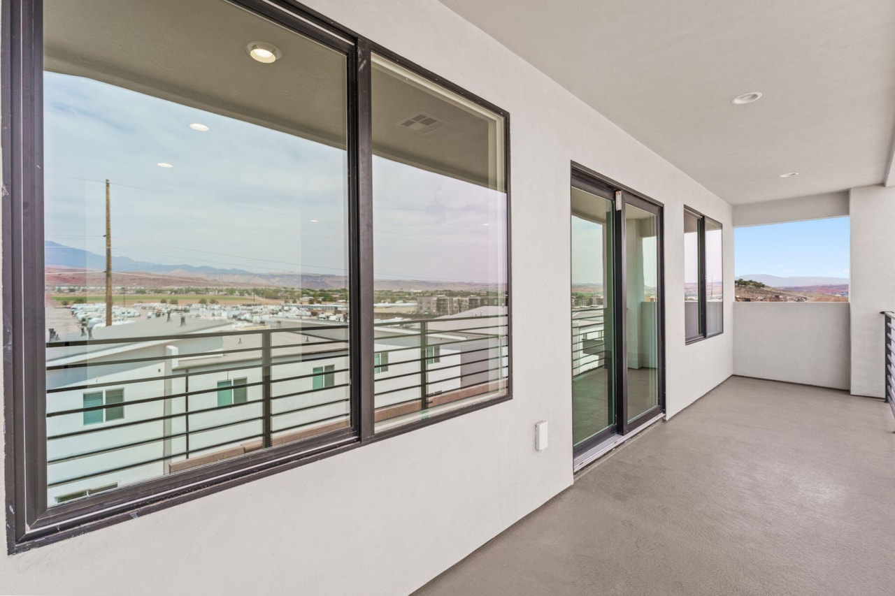 1033 E Coyote Crest DR Washington, UT 84780 home for sale, MLS#25-263760 - Erika Rogers Photo 40