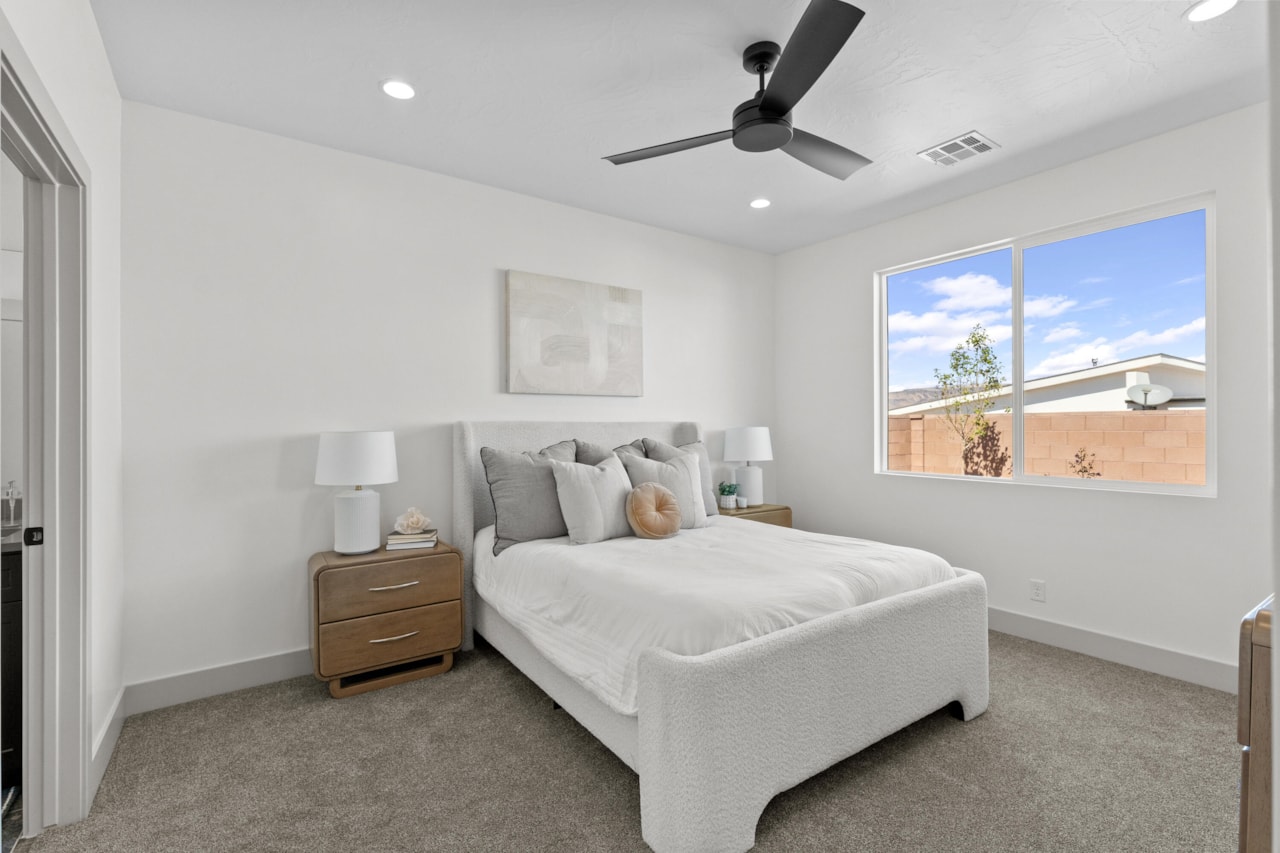 1033 E Coyote Crest DR Washington, UT 84780 home for sale, MLS#25-263760 - Erika Rogers Photo 19