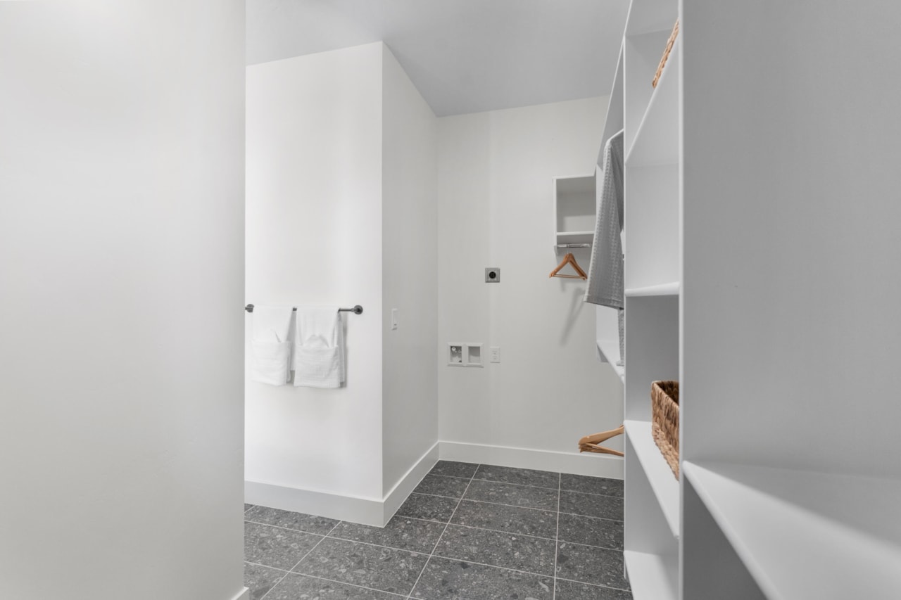 1033 E Coyote Crest DR Washington, UT 84780 home for sale, MLS#25-263760 - Erika Rogers Photo 25