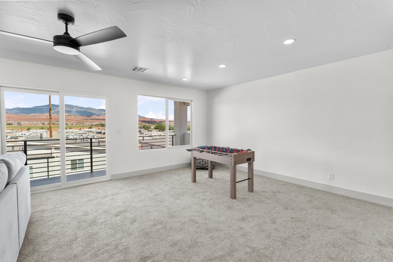 1033 E Coyote Crest DR Washington, UT 84780 home for sale, MLS#25-263760 - Erika Rogers Photo 28