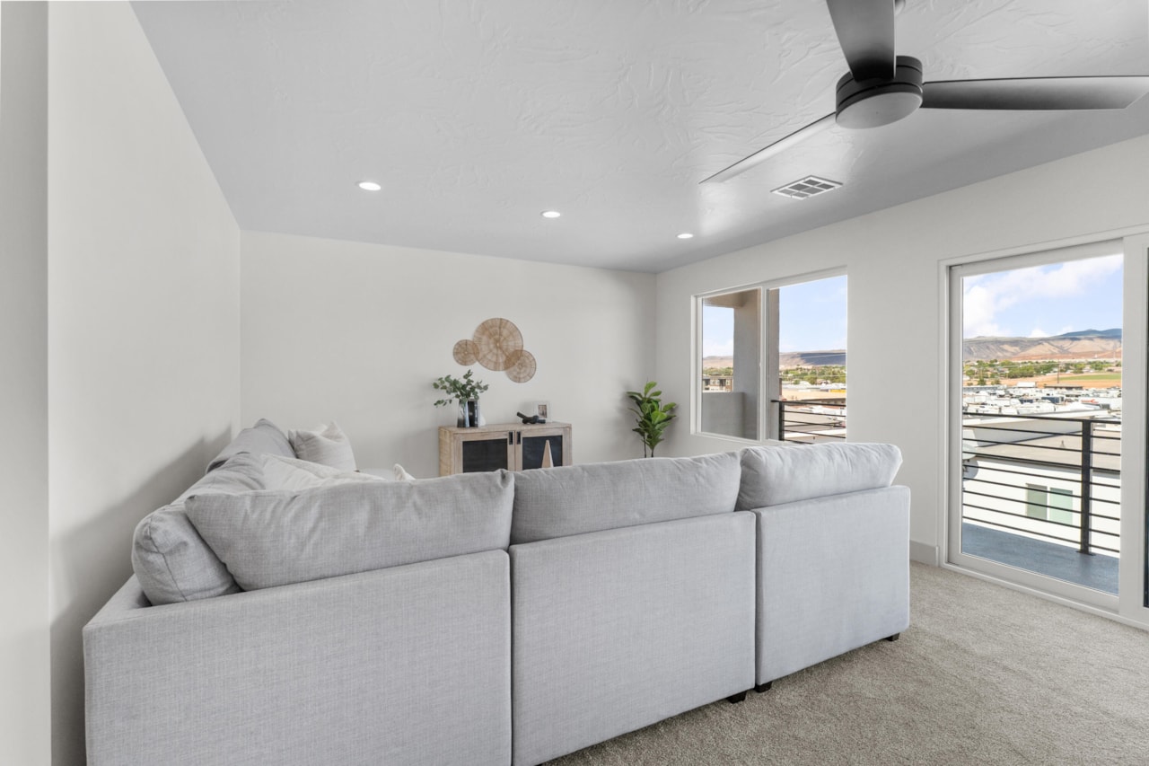 1033 E Coyote Crest DR Washington, UT 84780 home for sale, MLS#25-263760 - Erika Rogers Photo 29