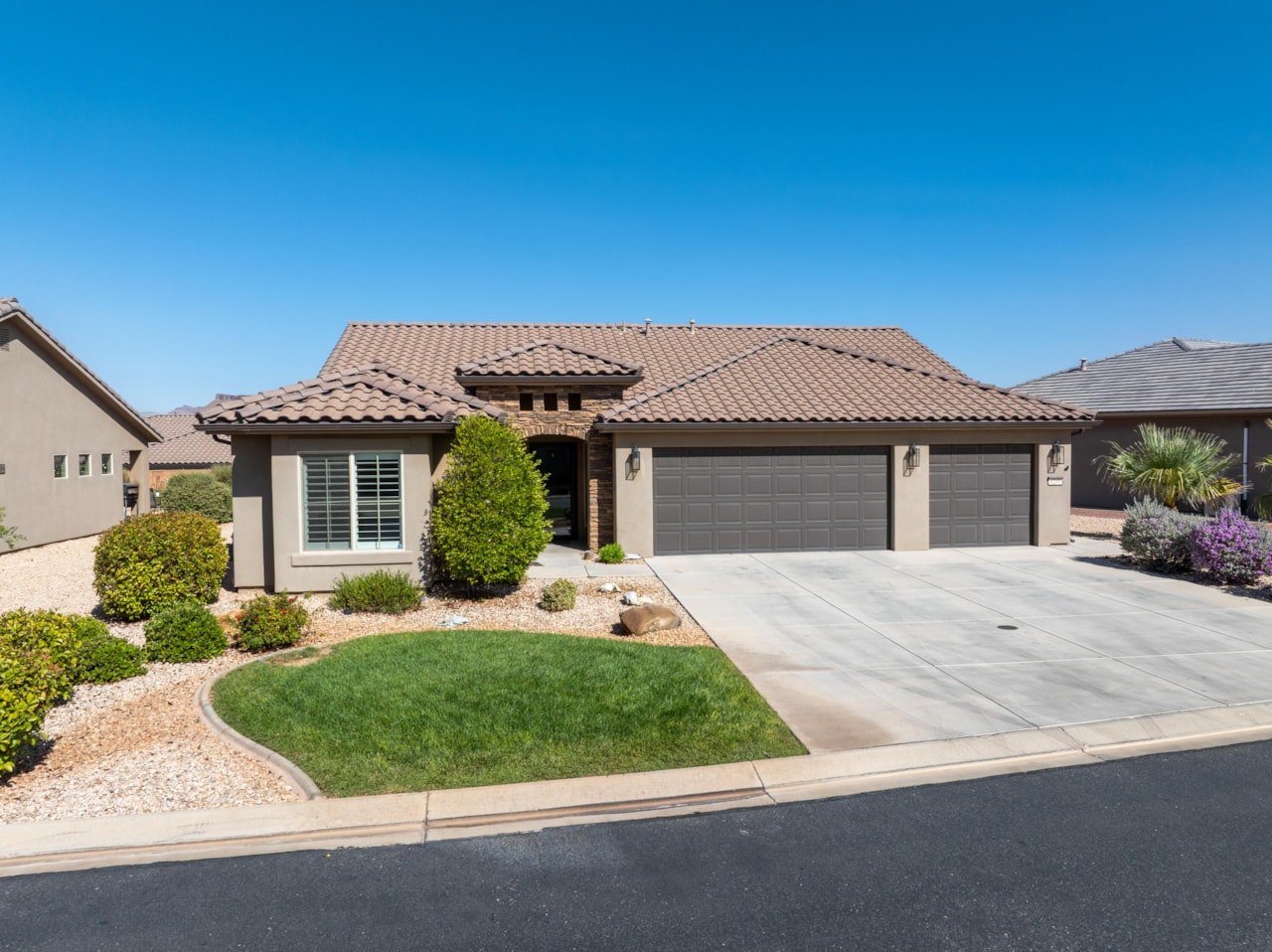 4260 S Painted Finch DR St George, UT 84790 home for sale, MLS#25-264977 - Erika Rogers Photo 20