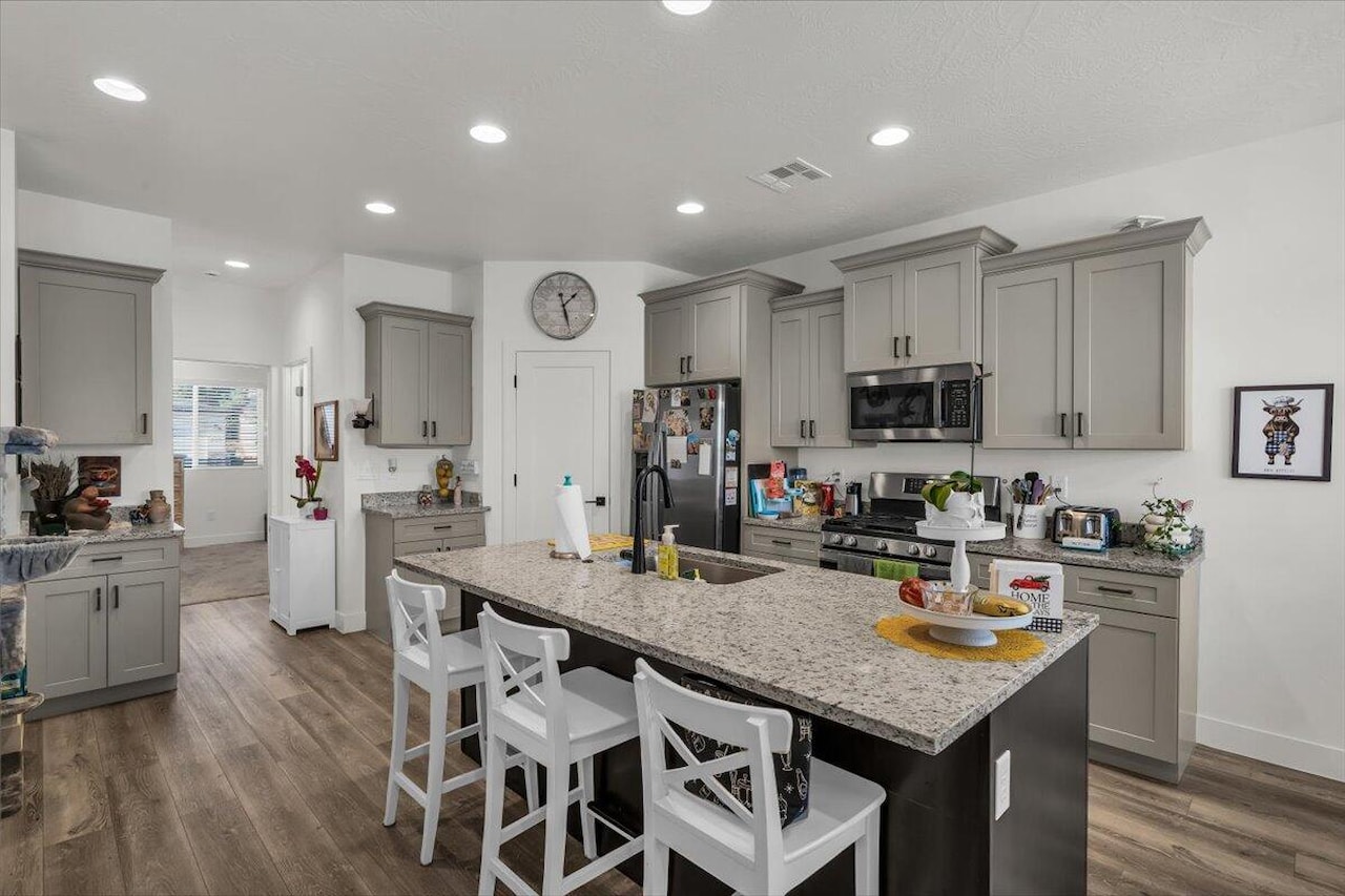 266 E 260  N Washington, UT 84780 home for sale, MLS#25-264999 - Erika Rogers Photo 6