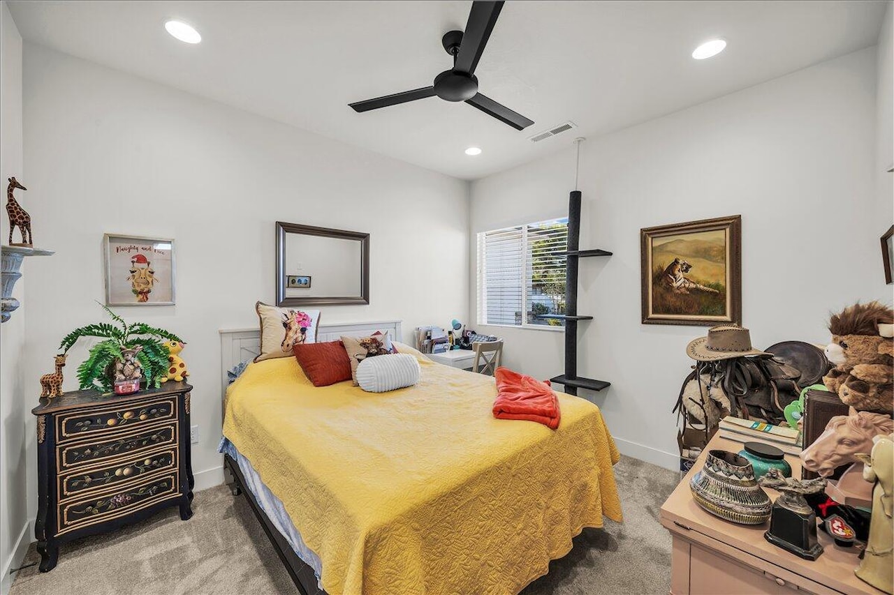 266 E 260  N Washington, UT 84780 home for sale, MLS#25-264999 - Erika Rogers Photo 10