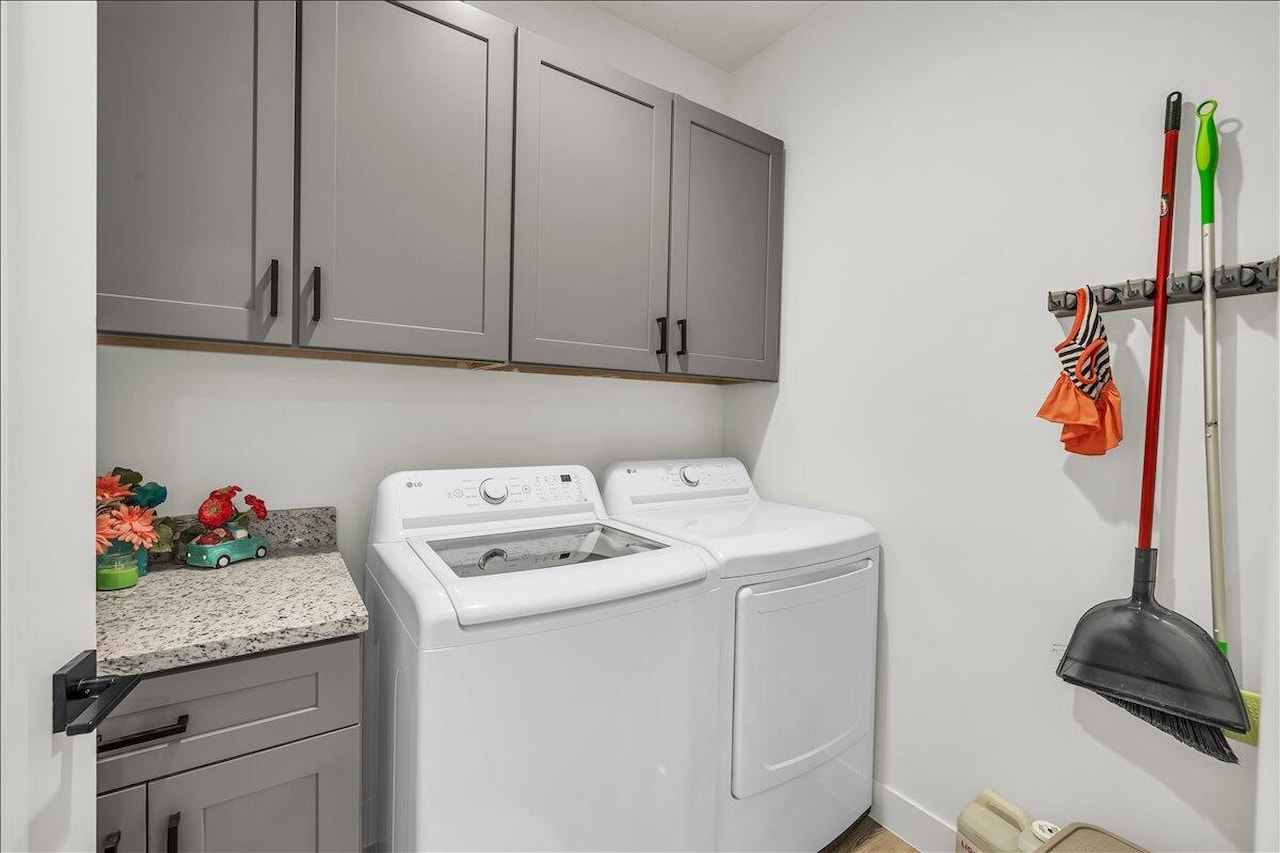 266 E 260  N Washington, UT 84780 home for sale, MLS#25-264999 - Erika Rogers Photo 14