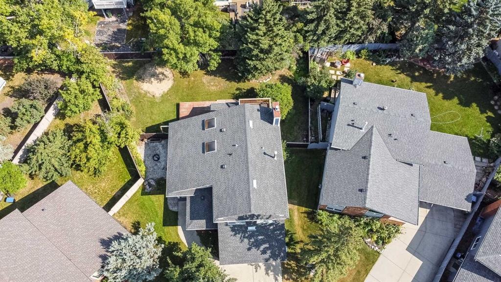 12 Deerbrook Bay SE Calgary, AB T2J5Z8 | MLS® A2254781