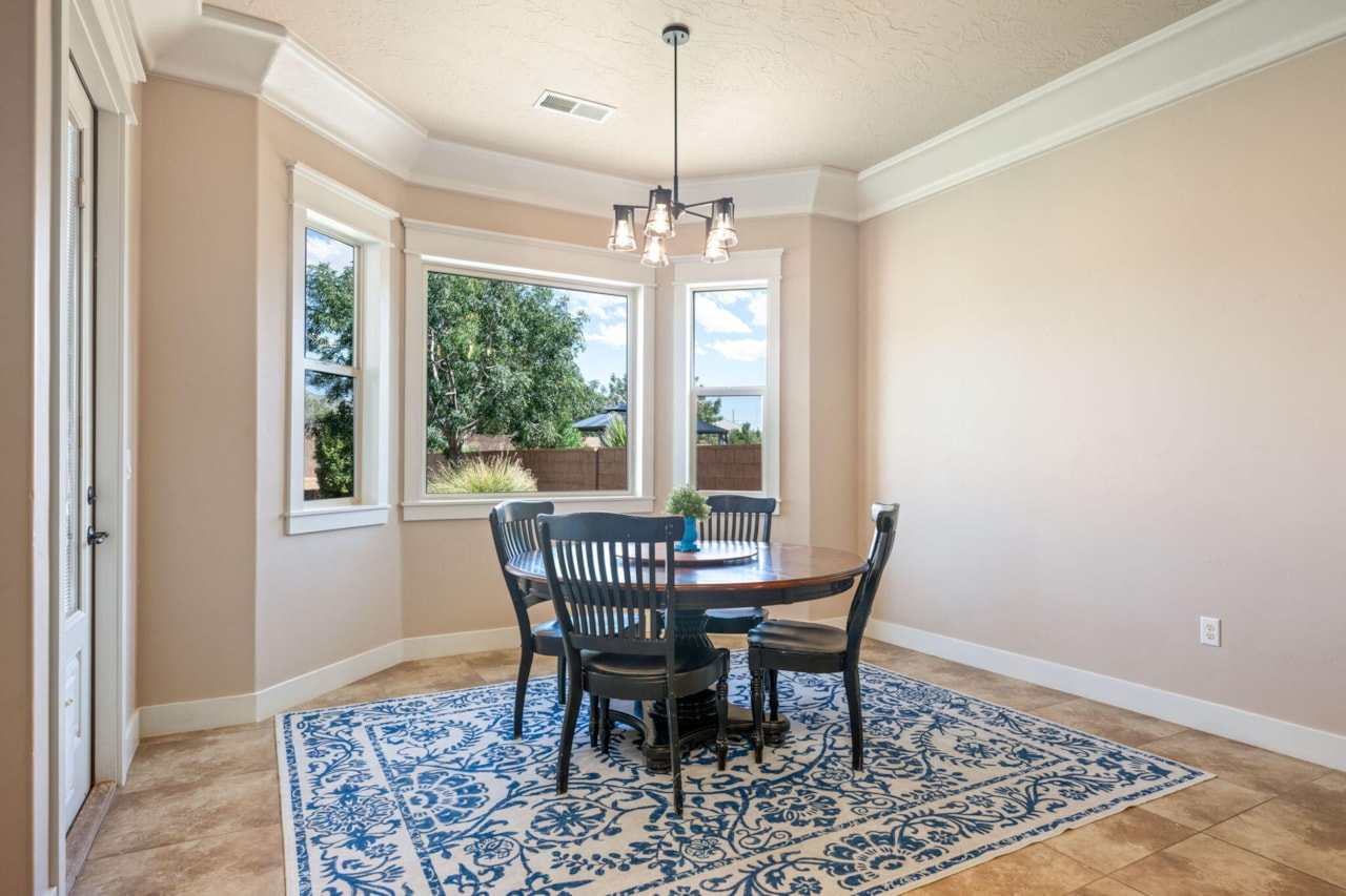 2546 E 3000 S CIR St George, UT 84790 home for sale, MLS#25-265028 - Erika Rogers Photo 14