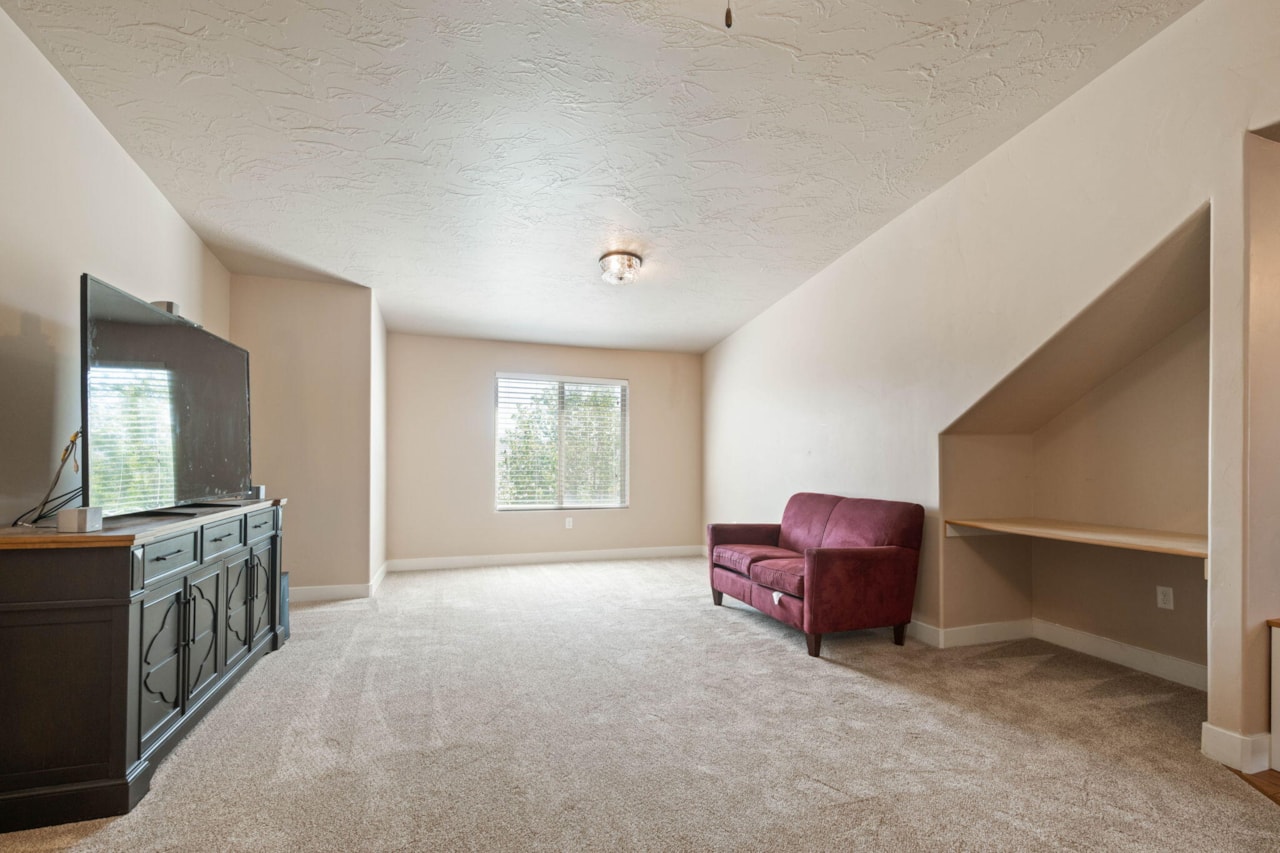 2546 E 3000 S CIR St George, UT 84790 home for sale, MLS#25-265028 - Erika Rogers Photo 33